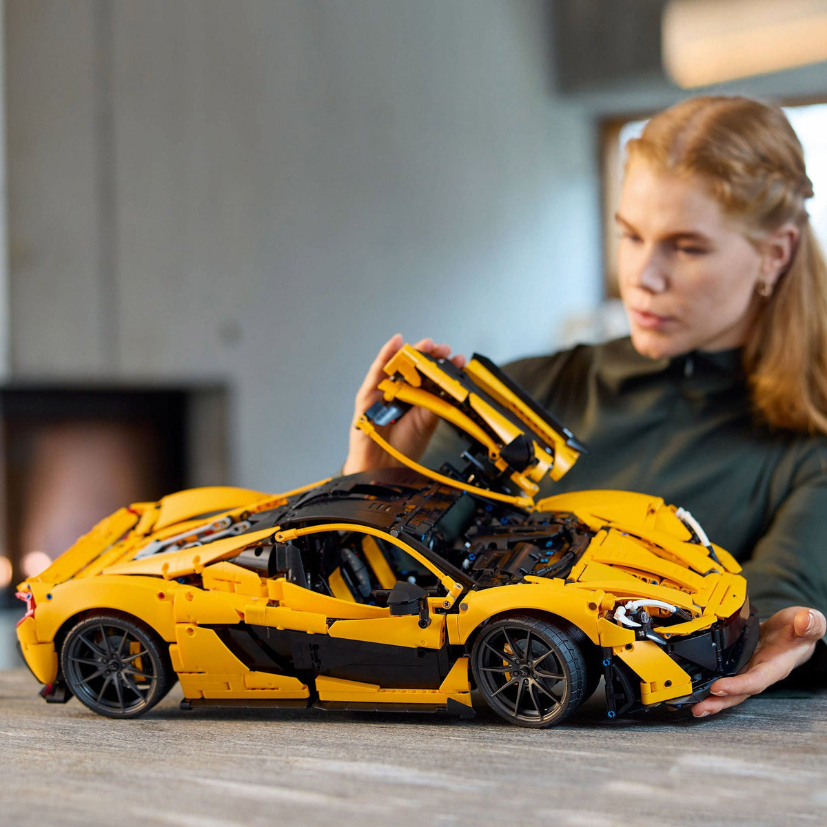 LEGO Technic McLaren P1 Hypercar 42172 3893-Piece Set