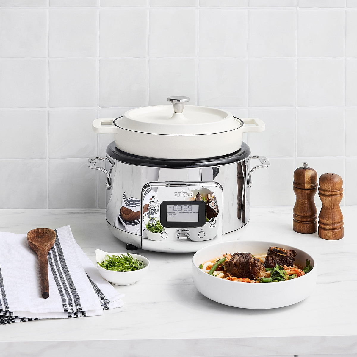 All-Clad 6-in-1 Programmable Slow Cooker with Cast Iron Pot 4.7 L